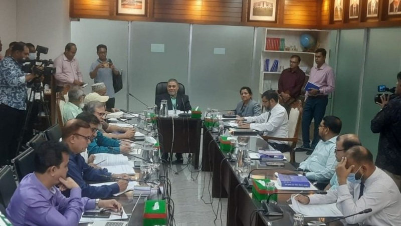আসনসীমা পুনর্নির্ধারণ ও আচরণবিধি চূড়ান্তে ইসির বৈঠক চলছে